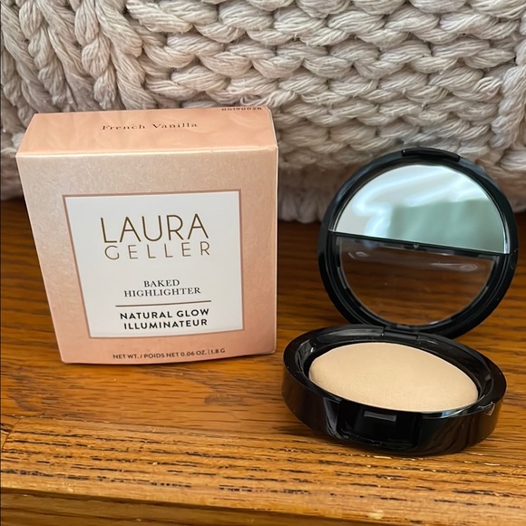 Laura Geller Baked Highlighter Natural Glow - French Vanilla - Picture 4 of 4